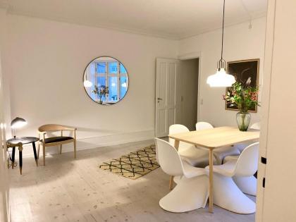 Sanders Stage - Perfectly Planned Three-Bedroom Apartment Near Nyhavn - image 13