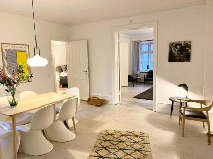 Sanders Stage - Perfectly Planned Three-Bedroom Apartment Near Nyhavn - image 14
