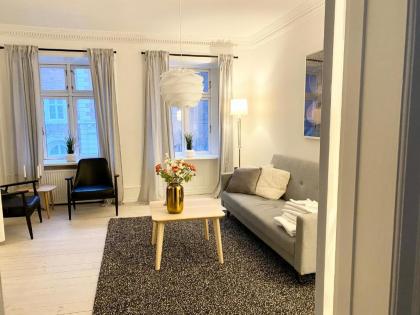 Sanders Stage - Perfectly Planned Three-Bedroom Apartment Near Nyhavn - image 16