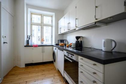 Sanders Stage - Perfectly Planned Three-Bedroom Apartment Near Nyhavn - image 2